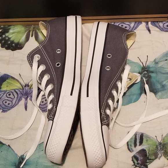 Grey converse ONLY WORN ONCE - Picture 6 of 8